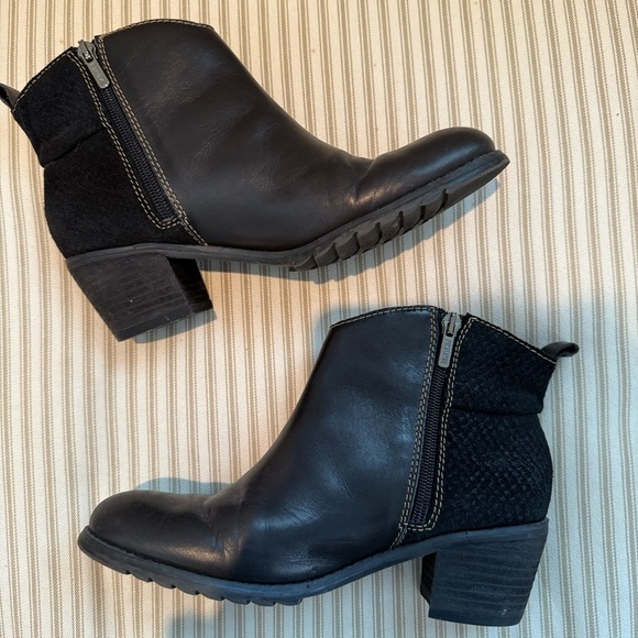 Pikolinos Black Leather Chelsea Boots - Picture 2 of 6